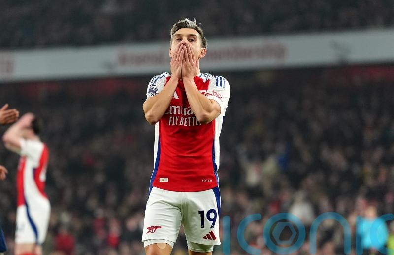 Arsenal&rsquo;s title bid dealt a blow as Aston Villa hit back for a point
