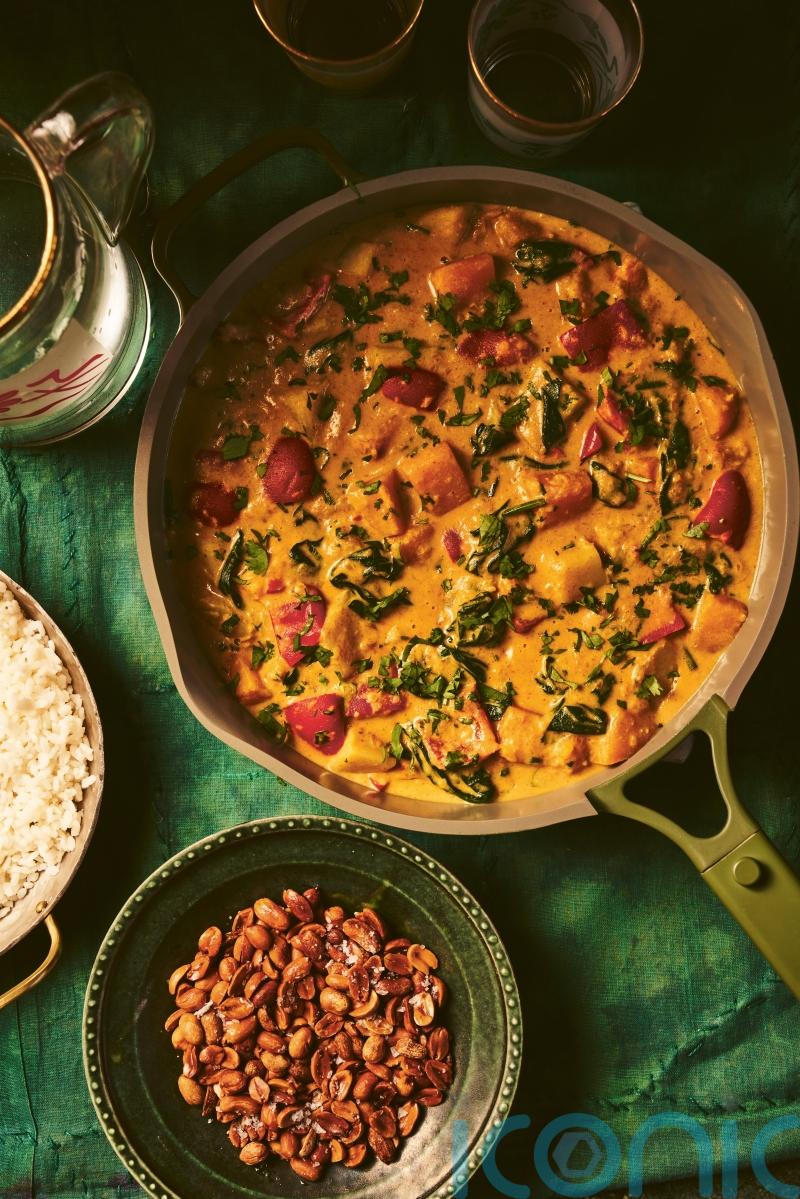 How to make Nadiya Hussain’s vegetable peanut curry with sticky rice