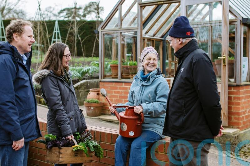 How to set up a community garden