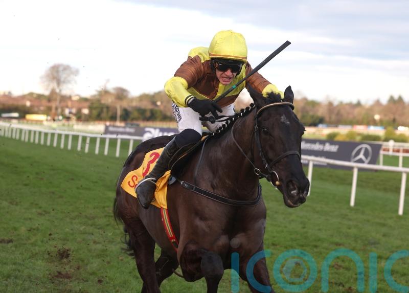 Galopin takes on nine rivals in hat-trick hunt