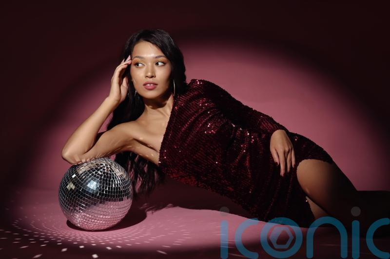 3 day-to-night make-up looks for Valentine&rsquo;s Day