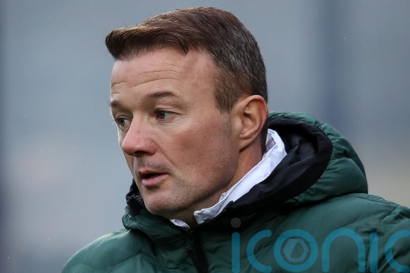 Noel Hunt rues ‘lack of bravery’ as Reading held by Shrewsbury