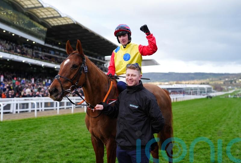Jazzy Matty does his bit to honour memory of Michael O’Sullivan