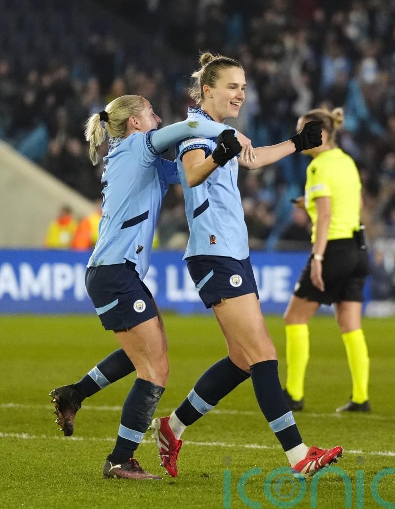 Nick Cushing hails ‘huge presence’ Vivianne Miedema after Manchester City win