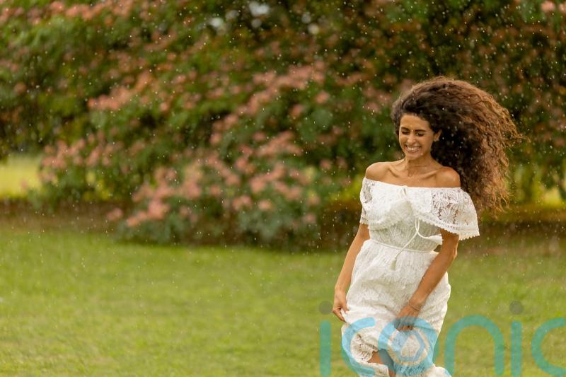 How to avoid frizzy hair on rainy days