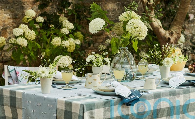 10 ways to style up your summer tablescape