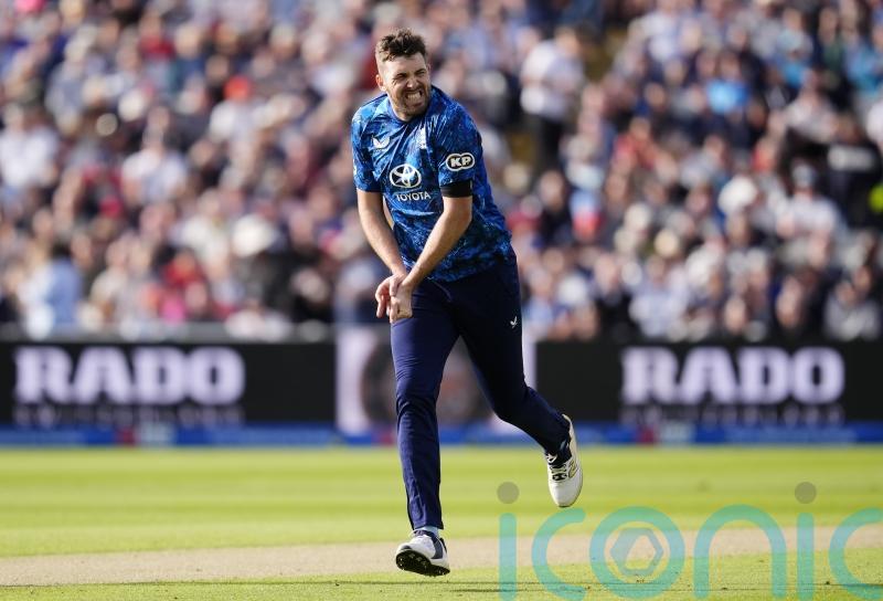 Jamie Overton set for spell on sidelines with broken finger