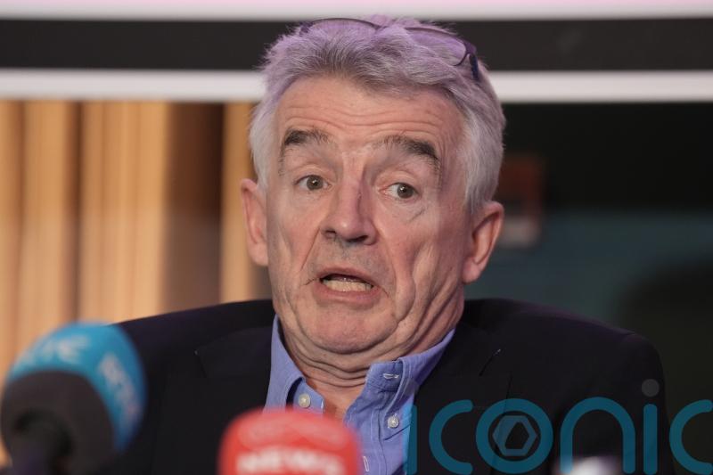 Ryanair boss considers increasing staff bonus to tackle excess baggage ‘scourge’