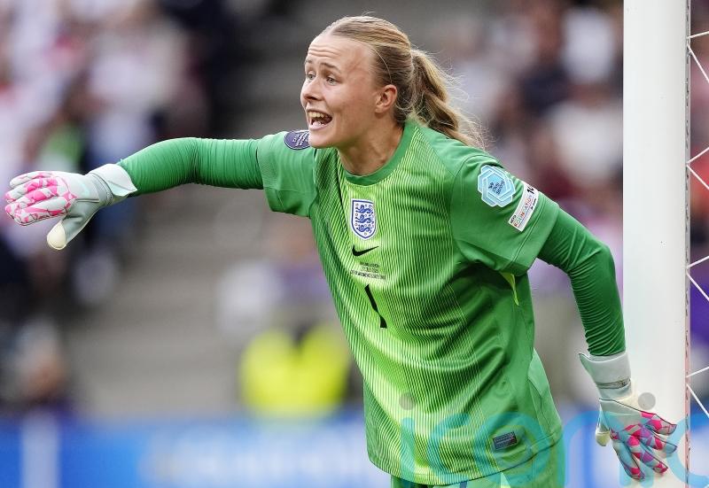 Hannah Hampton admits throwing Spain counterpart&rsquo;s water bottle into crowd