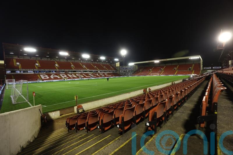 Barnsley beat Fleetwood on penalties to reach Carabao Cup second round