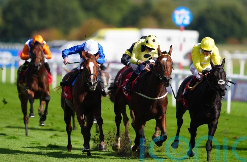 Avicenna swoops late for Flying Scotsman success