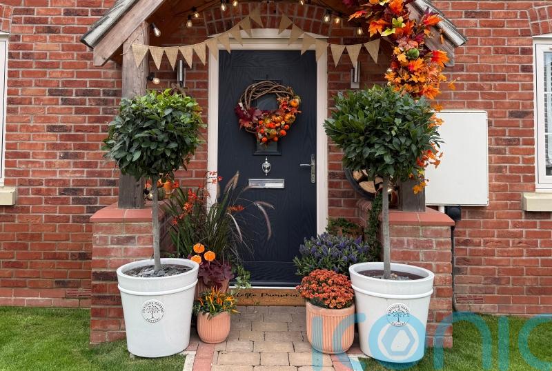 Dress your front door with a warm autumn display