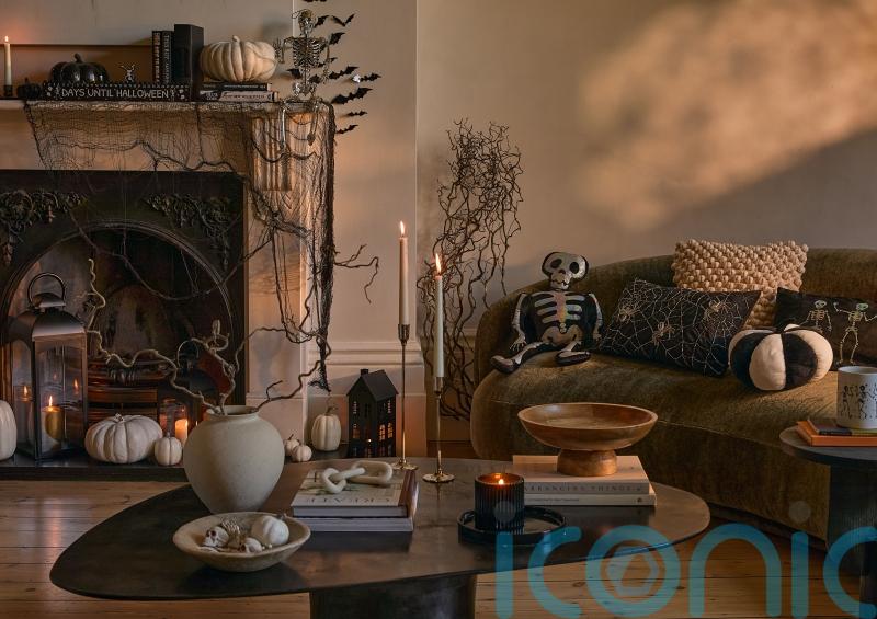 9 ways to deck out your haunted house