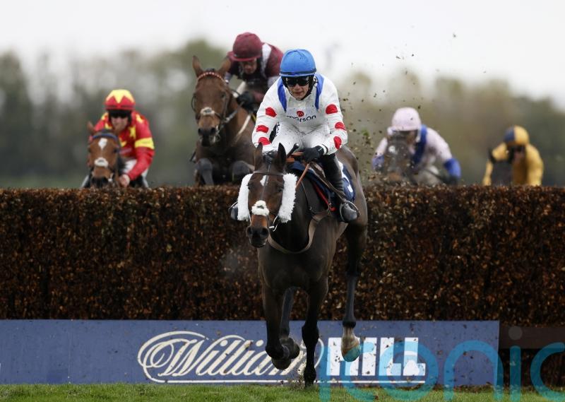 Hitman secures emotional Old Roan victory at Aintree