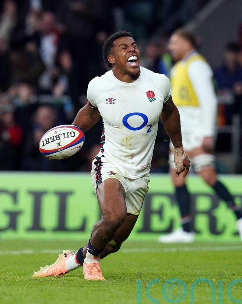 England-Fiji: Back-three doubt as Sinfield likens Feyi-Waboso to great Robinson