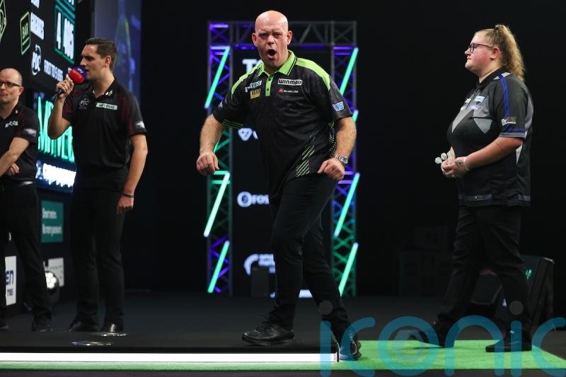 Beau Greaves misses chance to beat Michael van Gerwen at Grand Slam of Darts