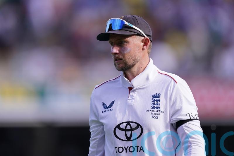 Joe Root wants England to respond after fielding errors give Australia edge