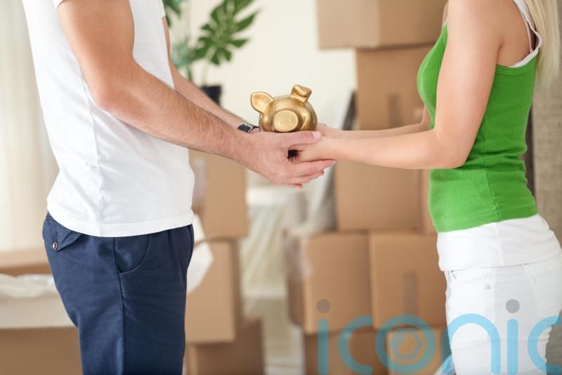 8 ways to keep moving costs down