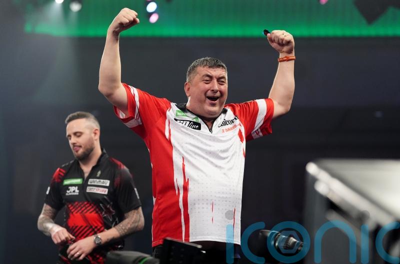 Joe Cullen accuses Mensur Suljovic of &lsquo;cheating&rsquo; during their second-round clash