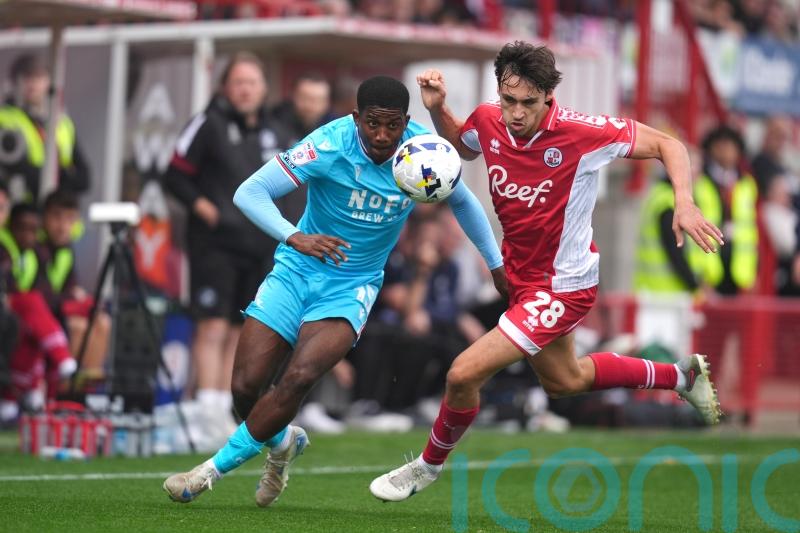 Walsall held by Crawley to dent promotion bid