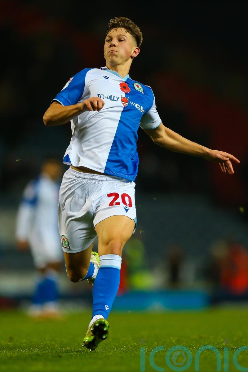 Mansfield&rsquo;s unbeaten run ended by Peterborough