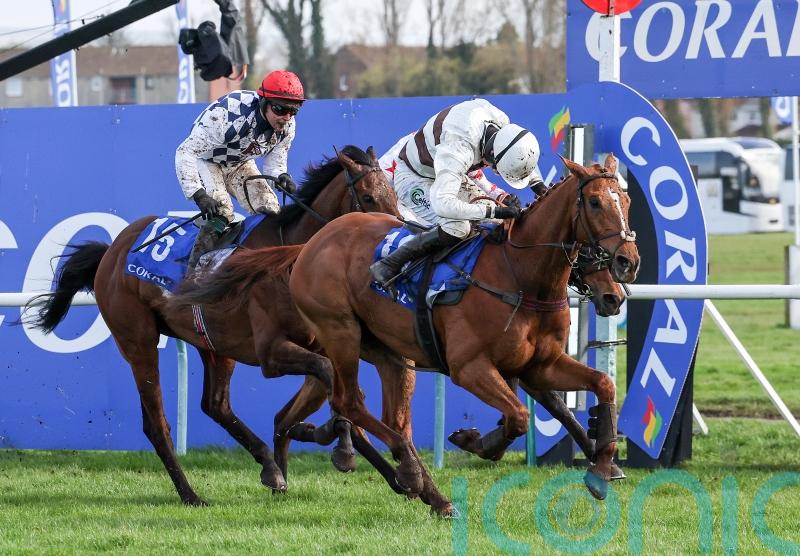 Kap Vert collects Scottish National prize for Hobbs and White