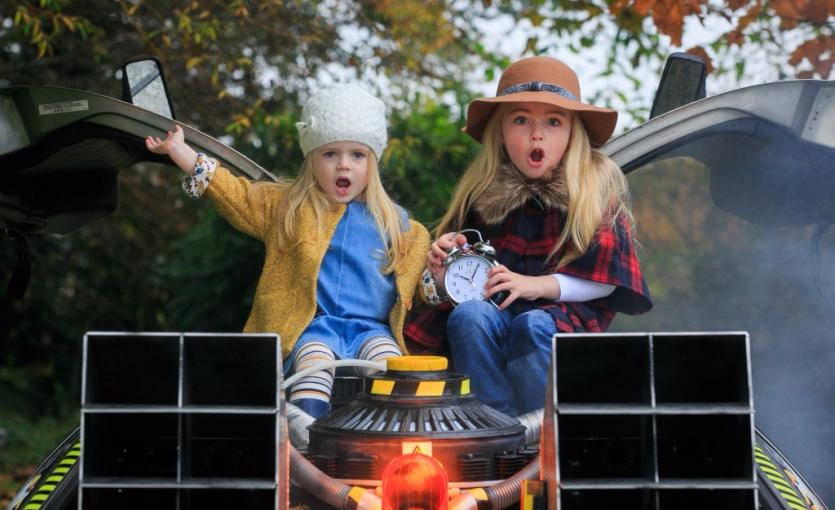 (L to R) Maisie Smyth (3) from Edenderry & Annabelle Smith (6) from Swords 