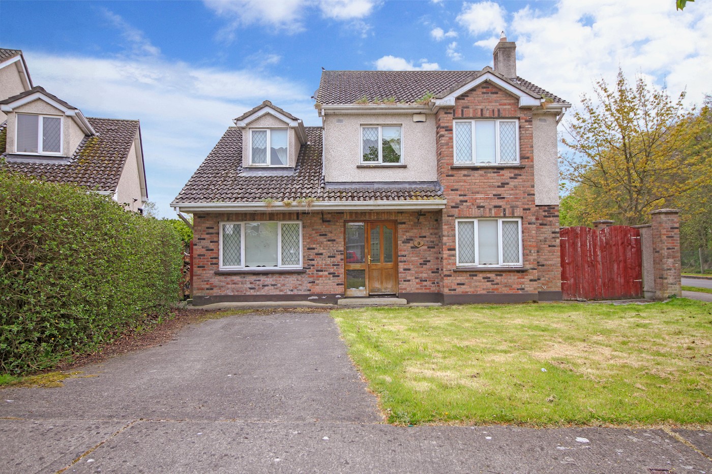PROPERTY Bidders battle it out as four Offaly houses sell at one line